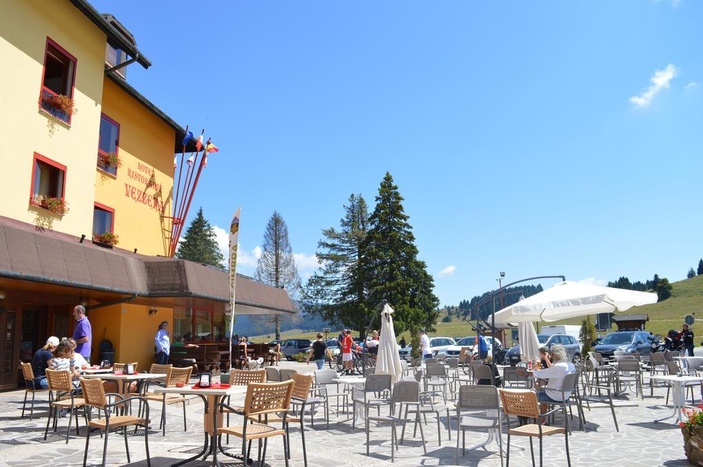 Hotel Vezzena Malga Postesin Esterno foto