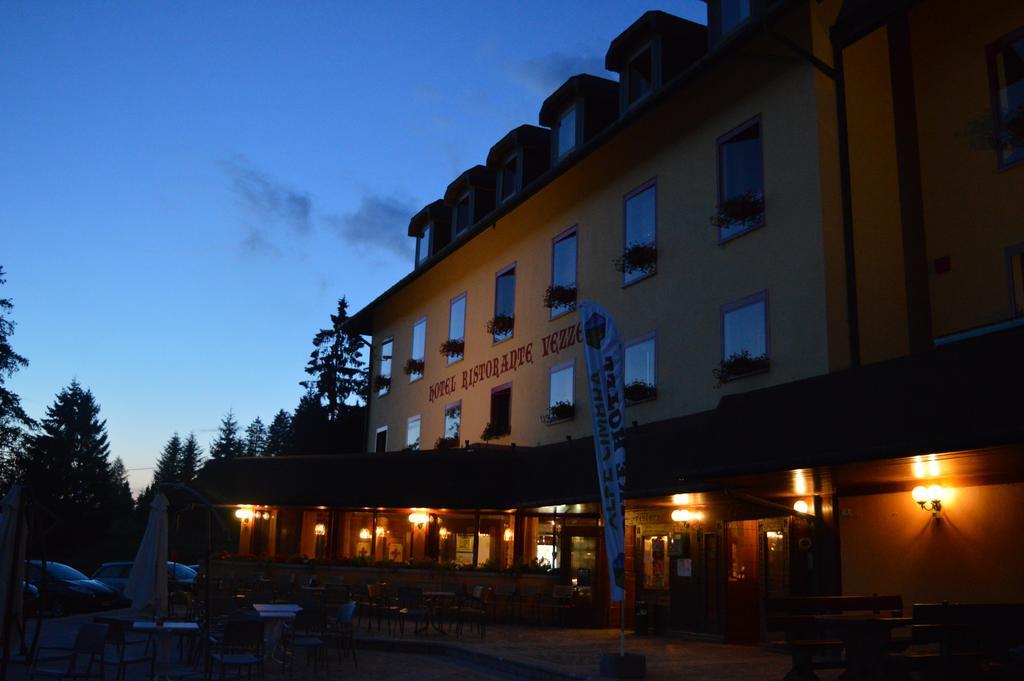Hotel Vezzena Malga Postesin Esterno foto